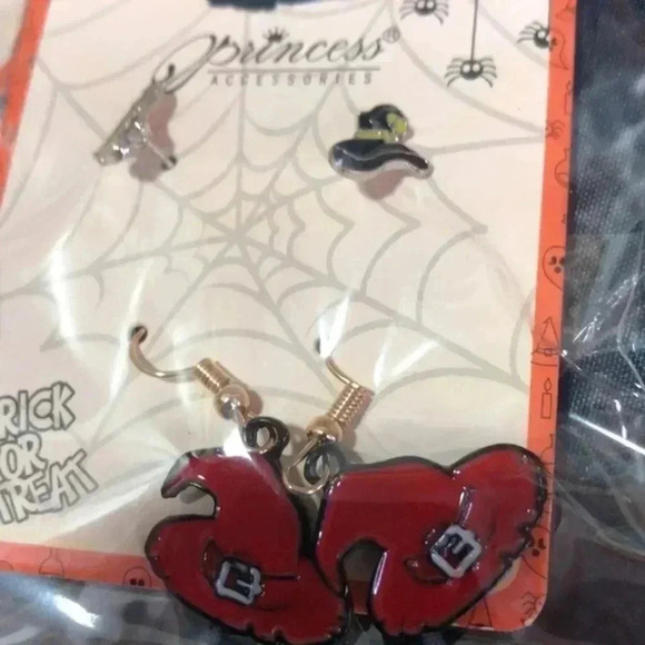 Halloween earring lot of 3‎ sets and a keychain/ clip - Picture 2 of 5